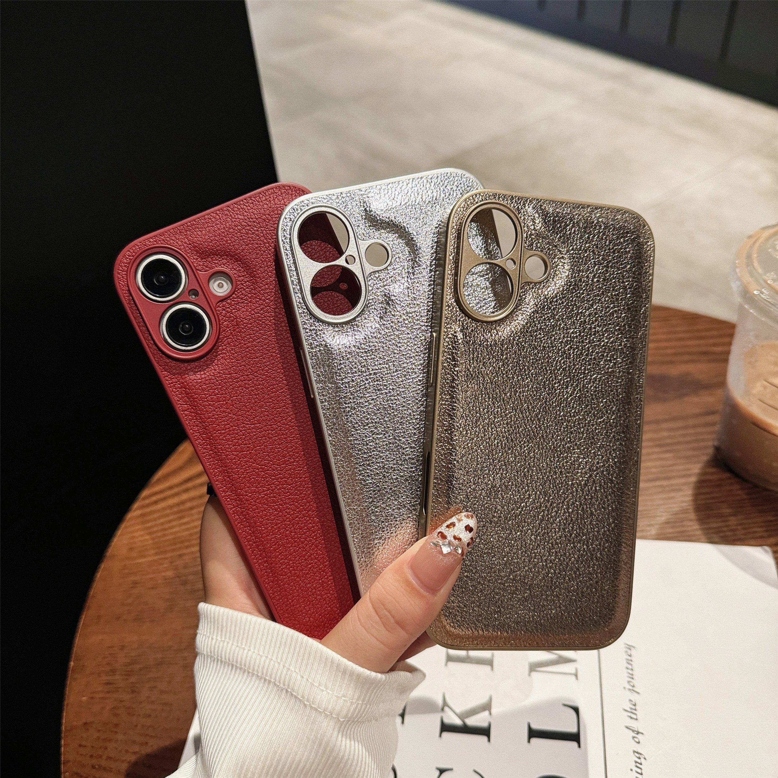 Case for iPhone 16 15 14 Plus  – Phone Cases That Charge Your Phone recenzja i cena